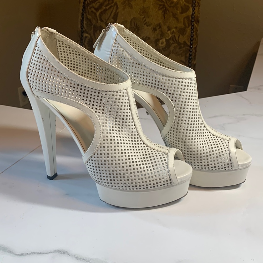 Gucci open toed caged pumps!